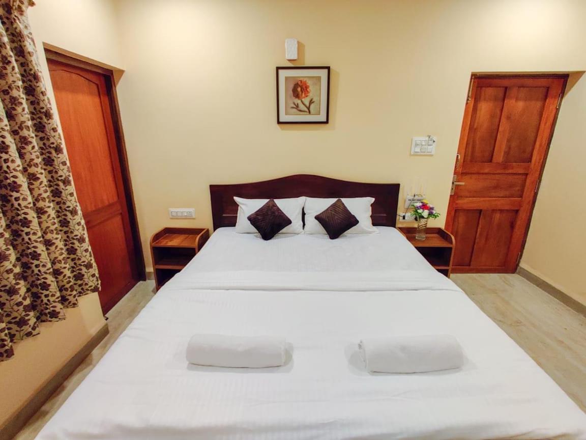Ena Holiday Inn Calangute Eksteriør billede